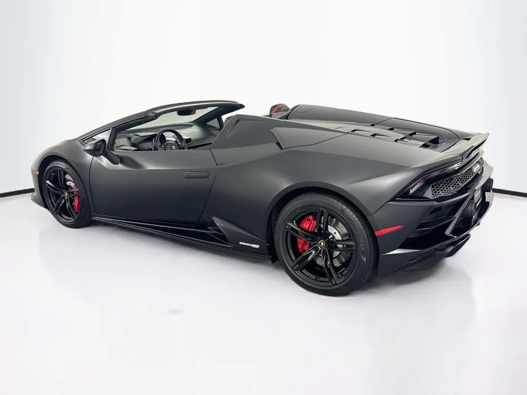 Used 2021 Black Lamborghini  image 7