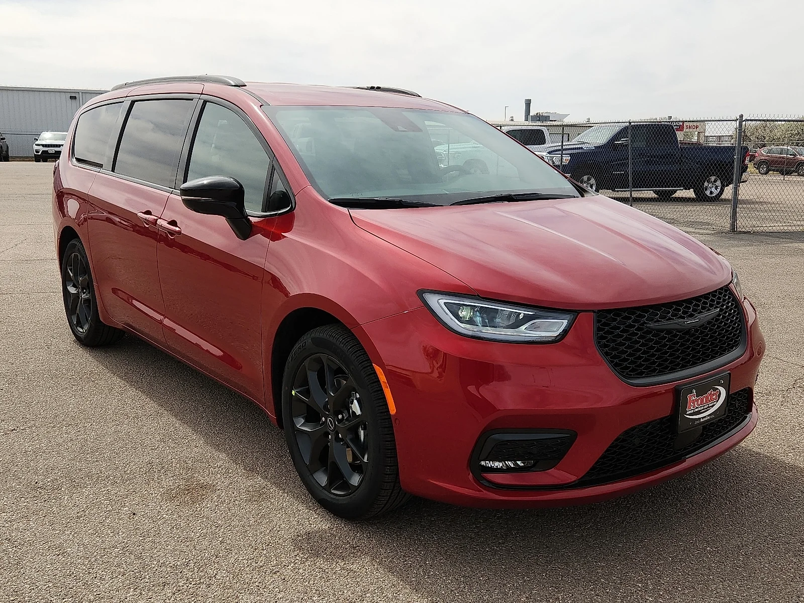 New 2026 Red Hot Pearl-Coat  Paint Chrysler SELECT image 6
