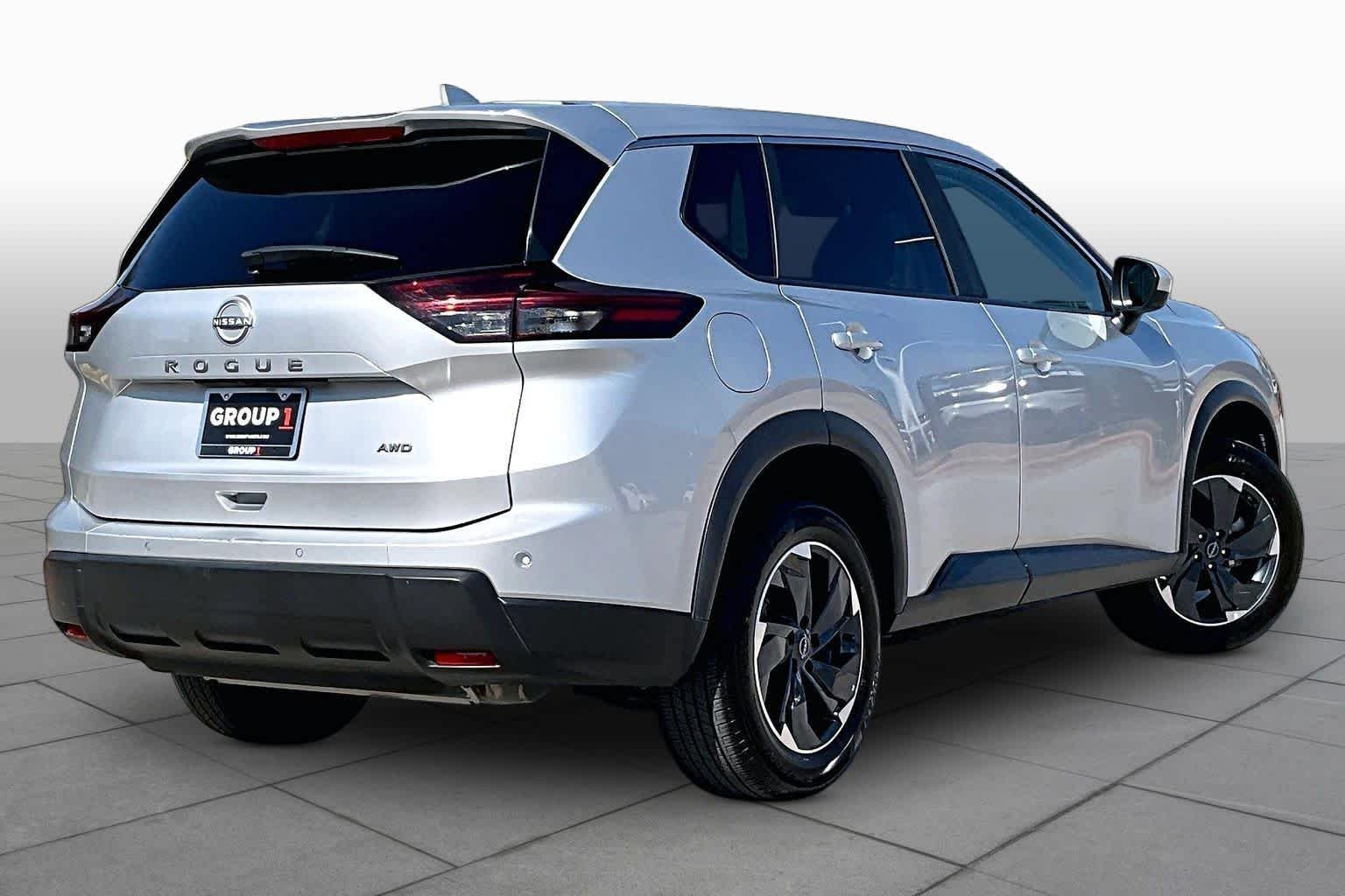 Used 2025 Brilliant Silver Metallic Nissan SV image 13