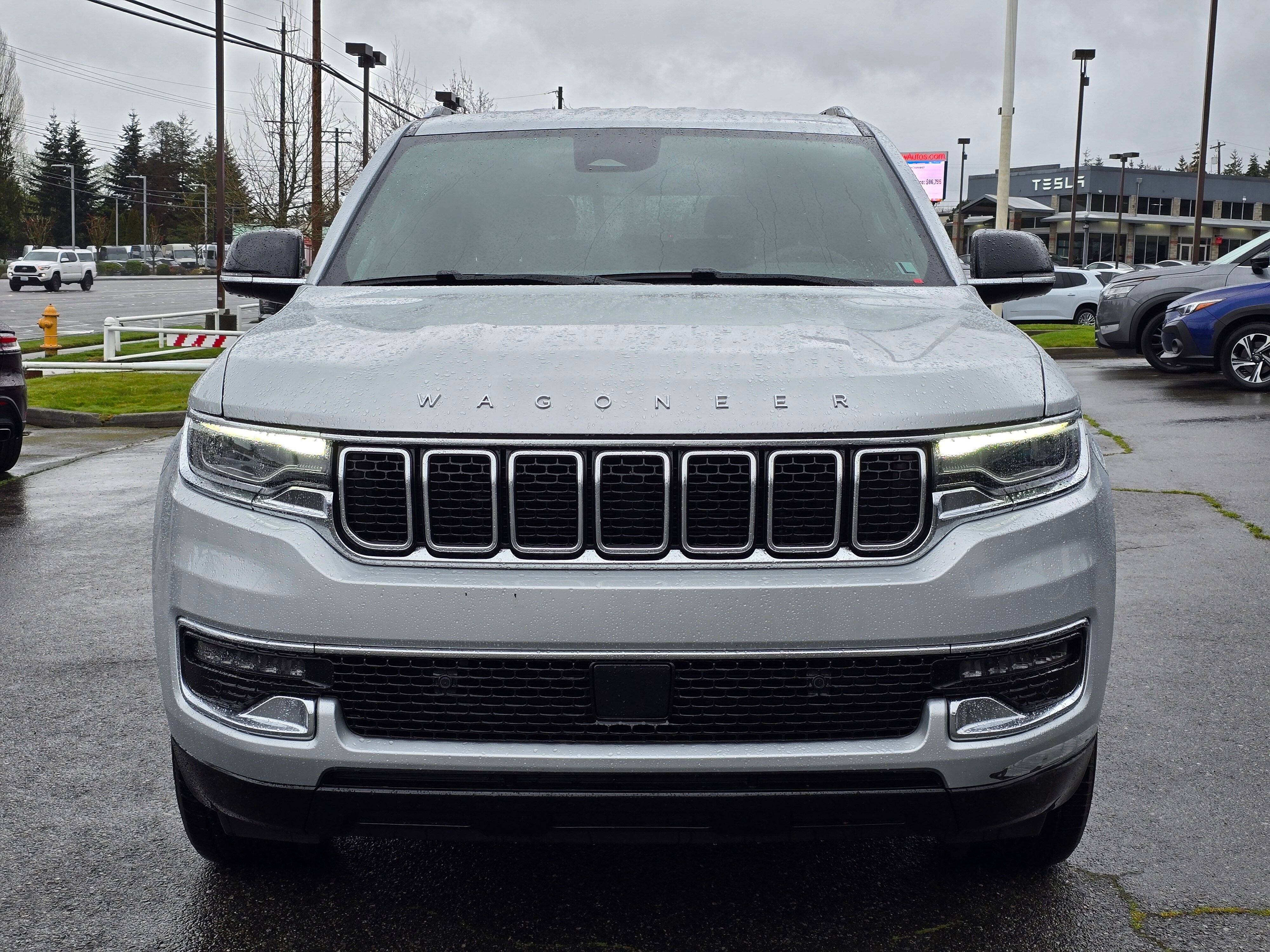Used 2025  Jeep NA image 2