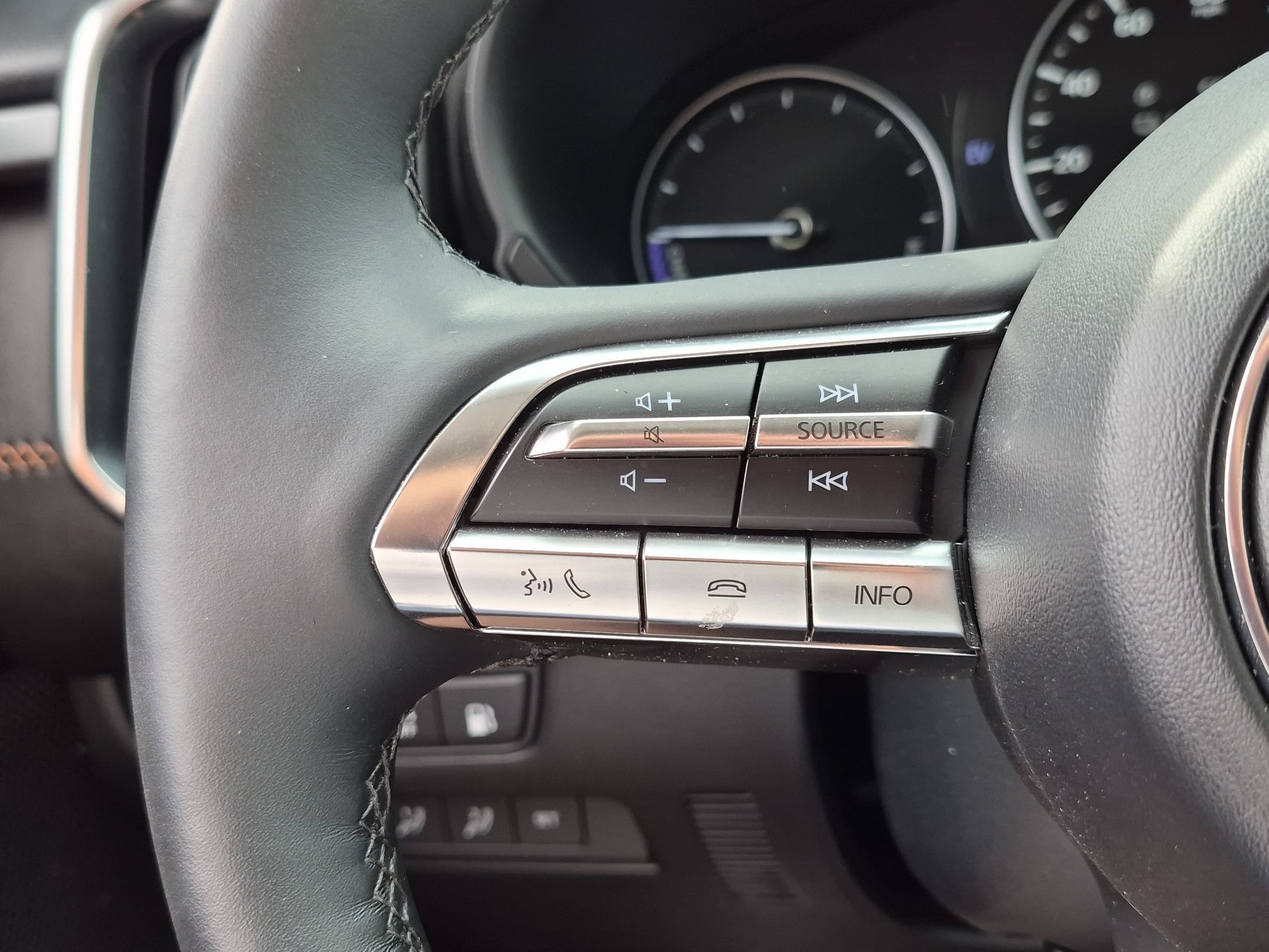 Used 2026 Wind Chill Pearl Mazda Premium Plus image 17