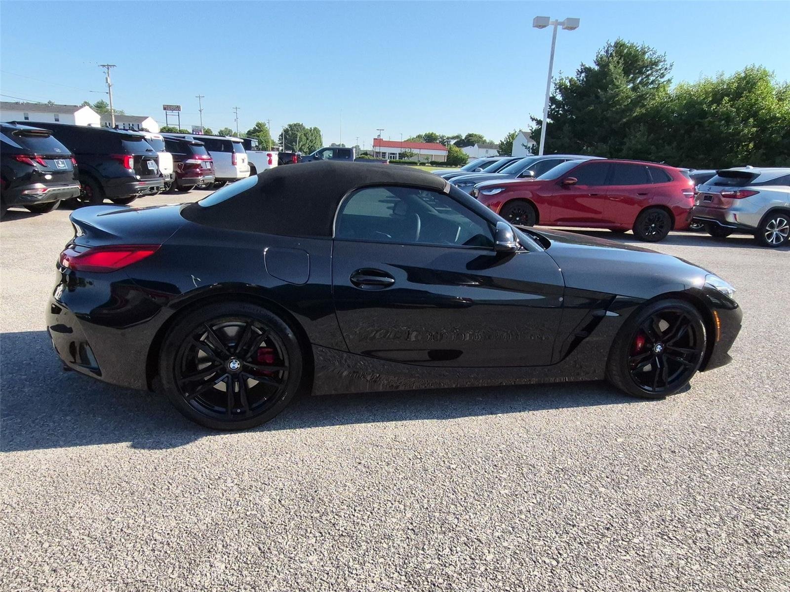 Used 2025 Black Sapphire Metallic BMW M40i image 6