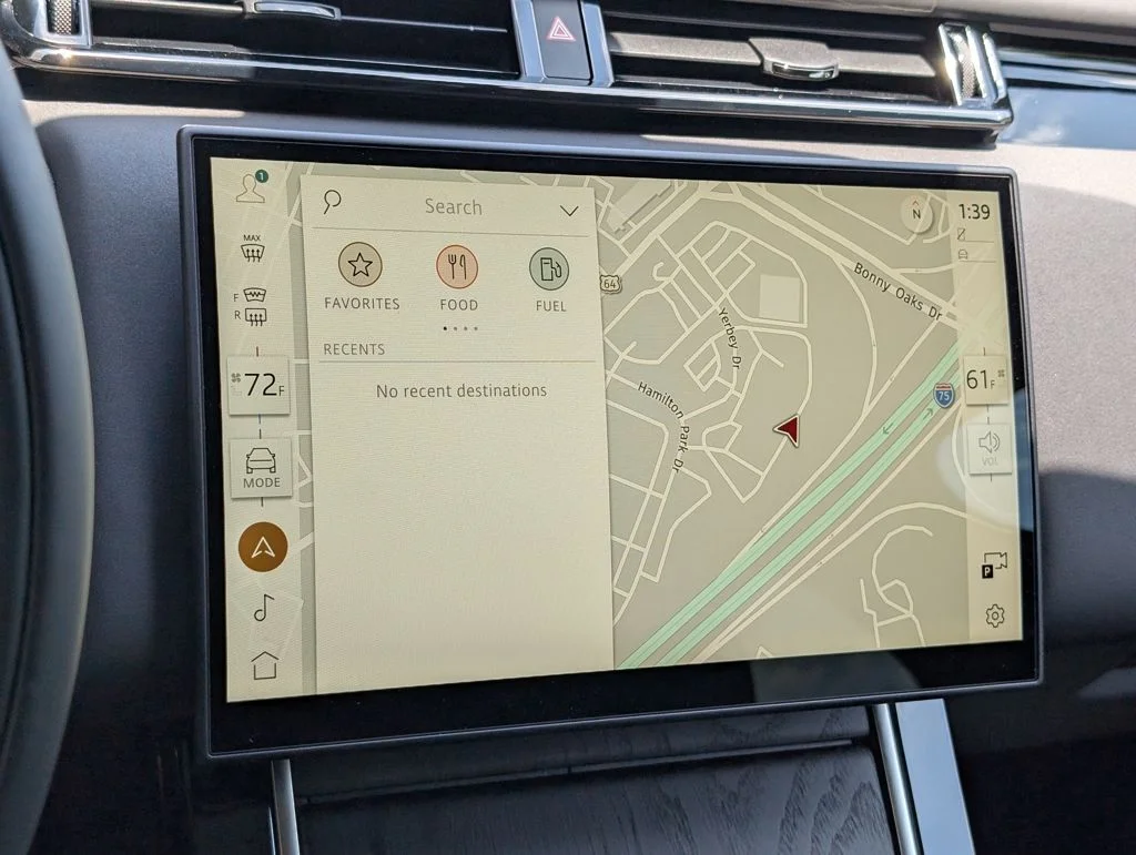 New 2026 Arroios Grey Land Rover Dynamic SE image 12