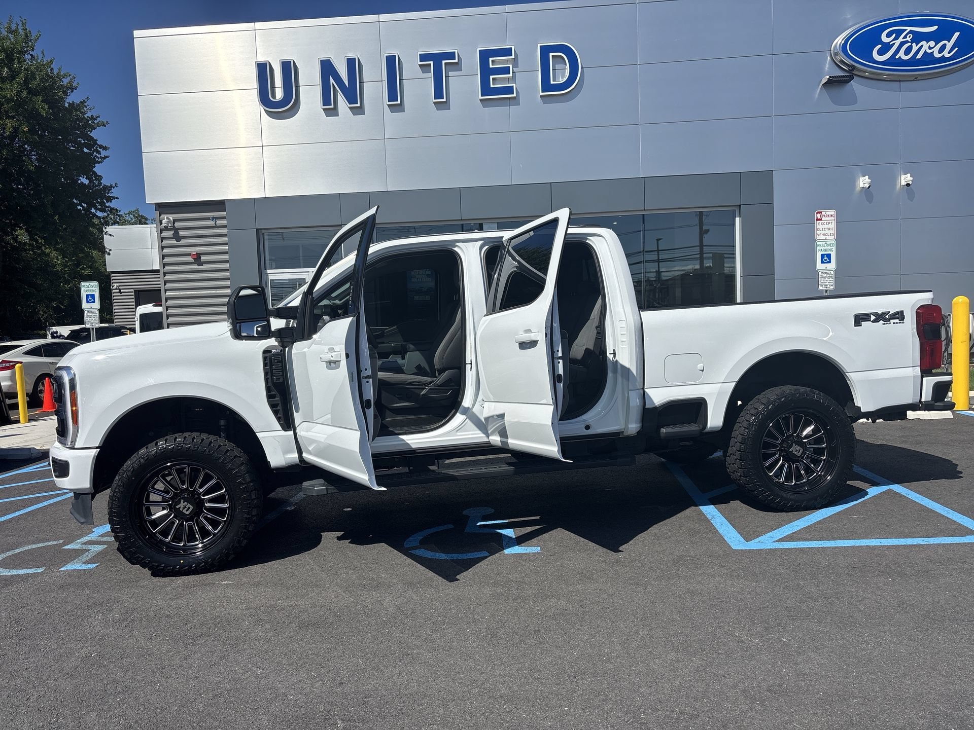 Used 2023 White Ford XLT image 30