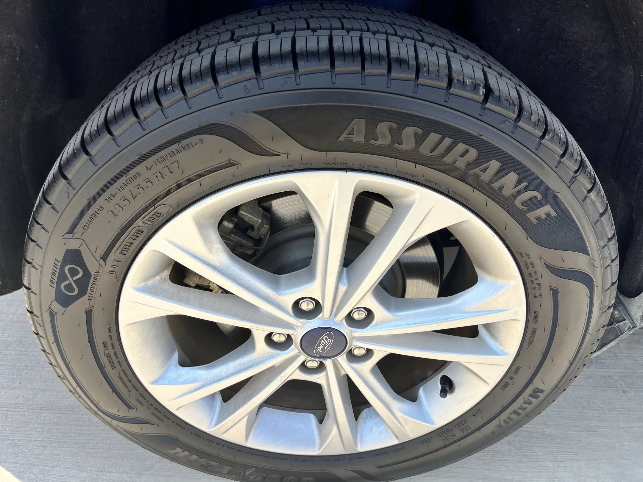 Used 2019 Blue Ford SEL image 29