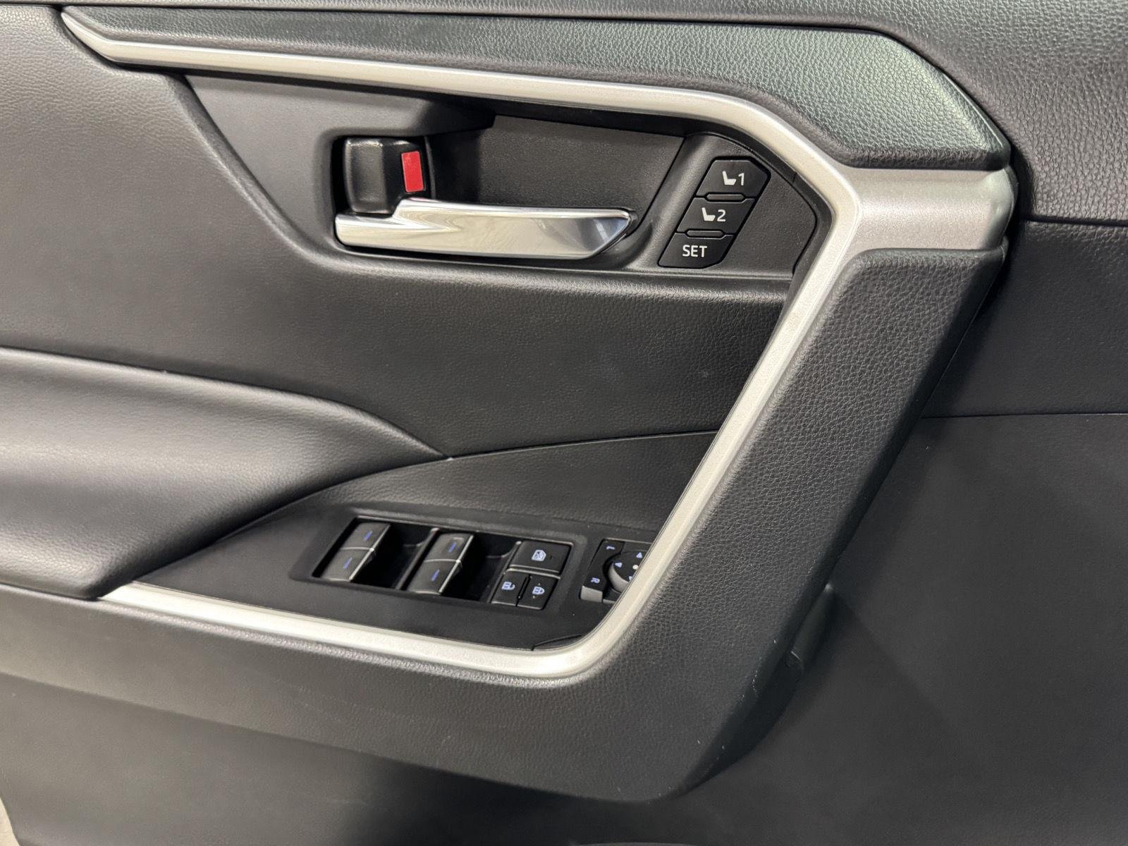 2022 Toyota RAV4 XLE Premium - Photo 23