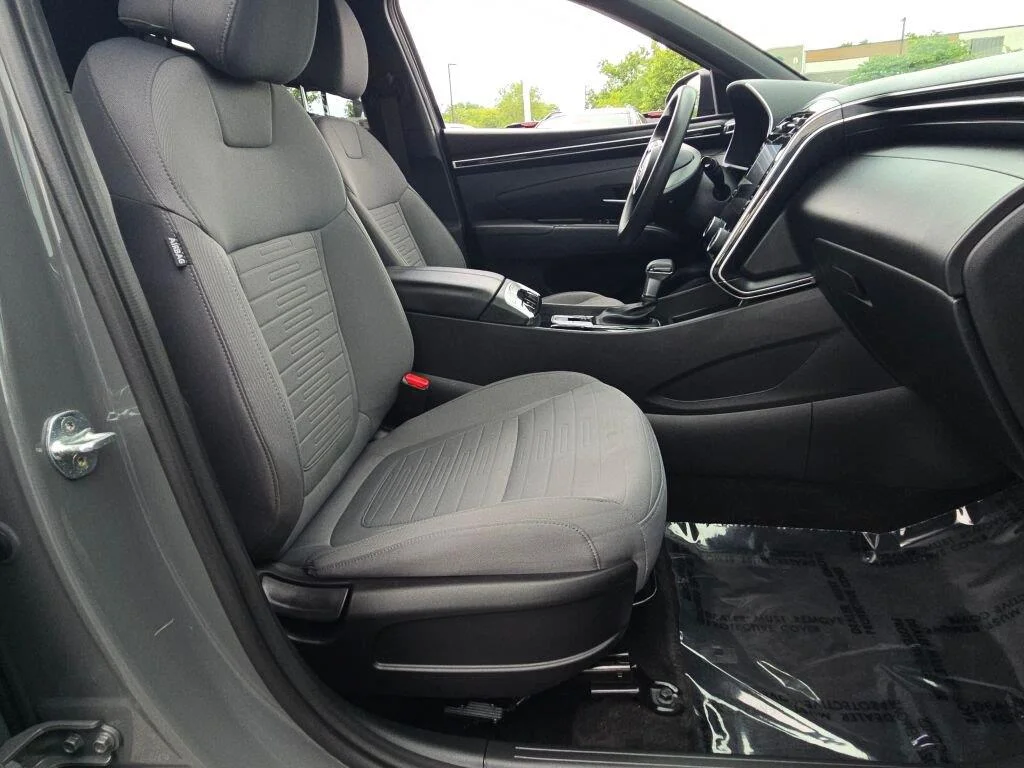 Used 2022 Hampton Gray Hyundai SEL image 6