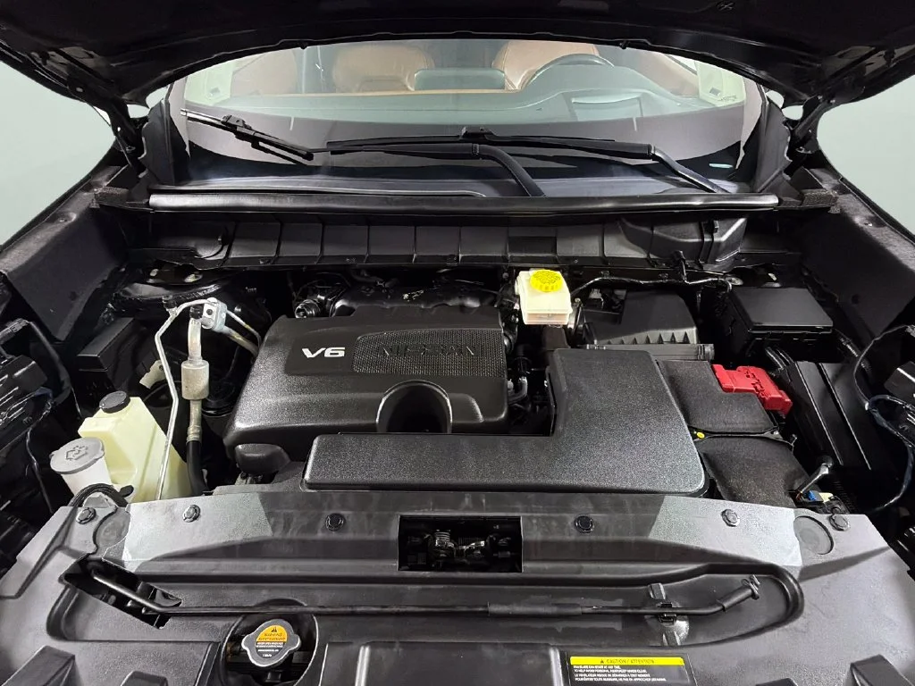 Used 2022 Black Nissan Platinum image 43