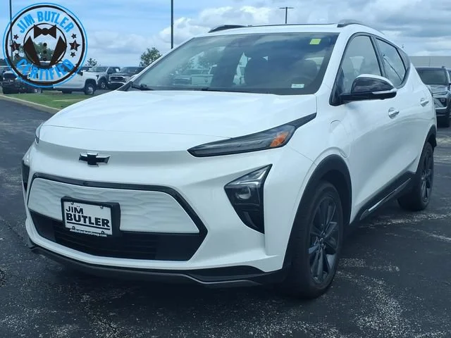 Used 2022 SUMMIT WHITE Chevrolet Premier image 1