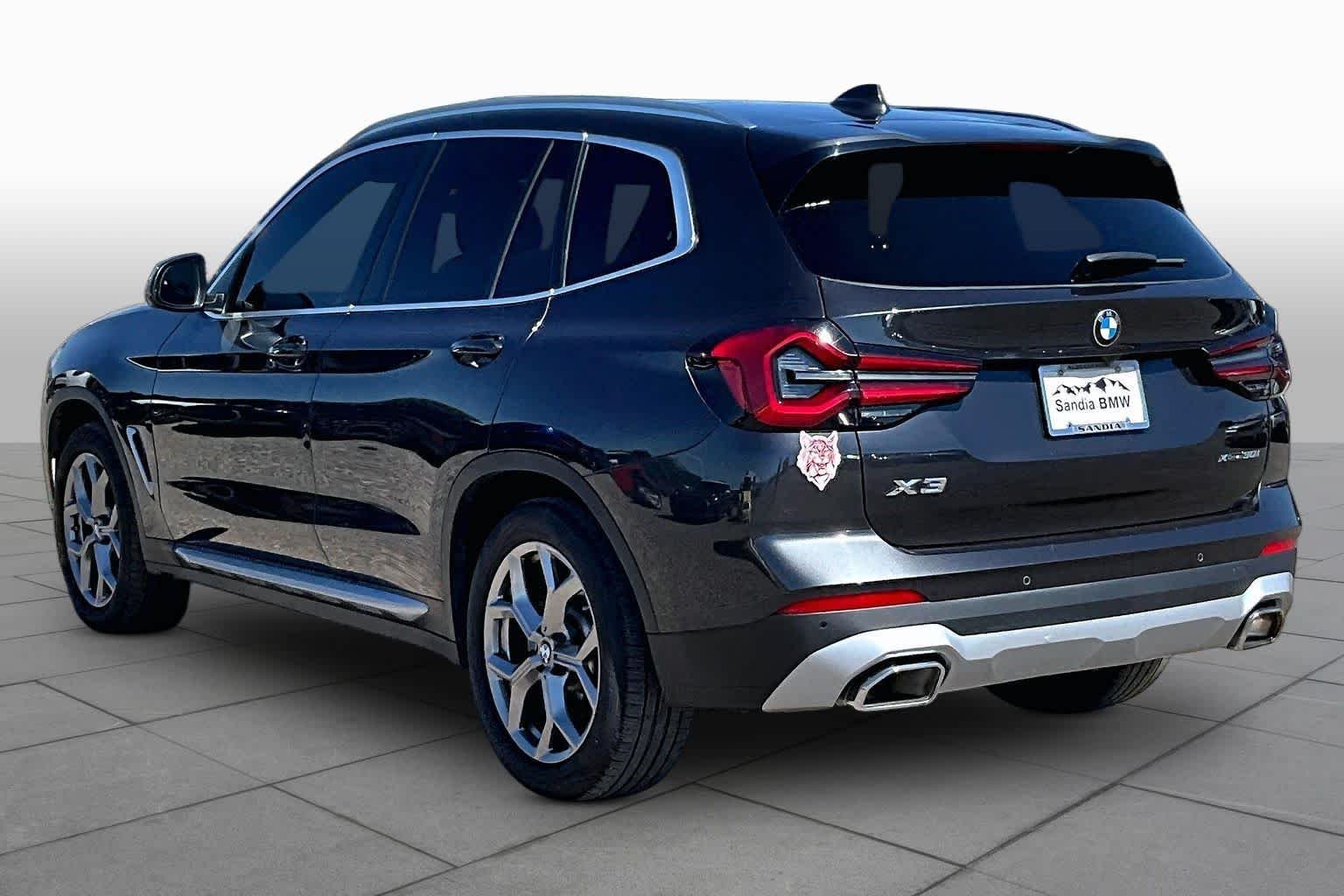 Used 2024 Dark Graphite Metallic BMW xDrive30i image 9