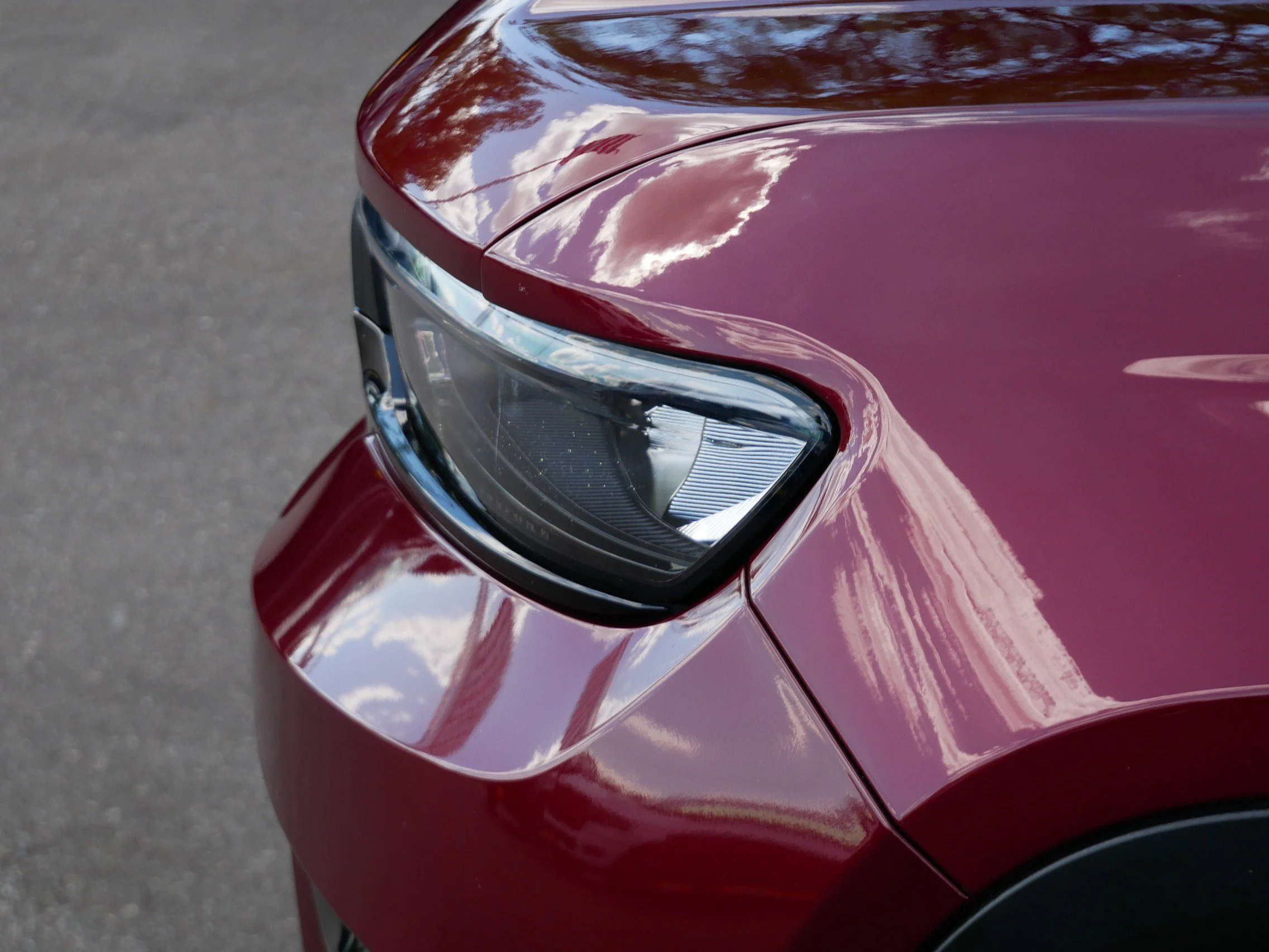 Used 2023 Velvet Red Pearlcoat Jeep Limited image 16