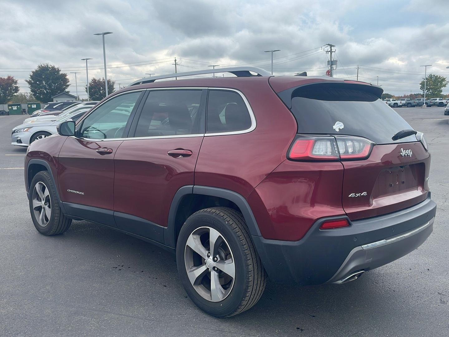Used 2019 Velvet Red Pearlcoat Jeep Limited image 10