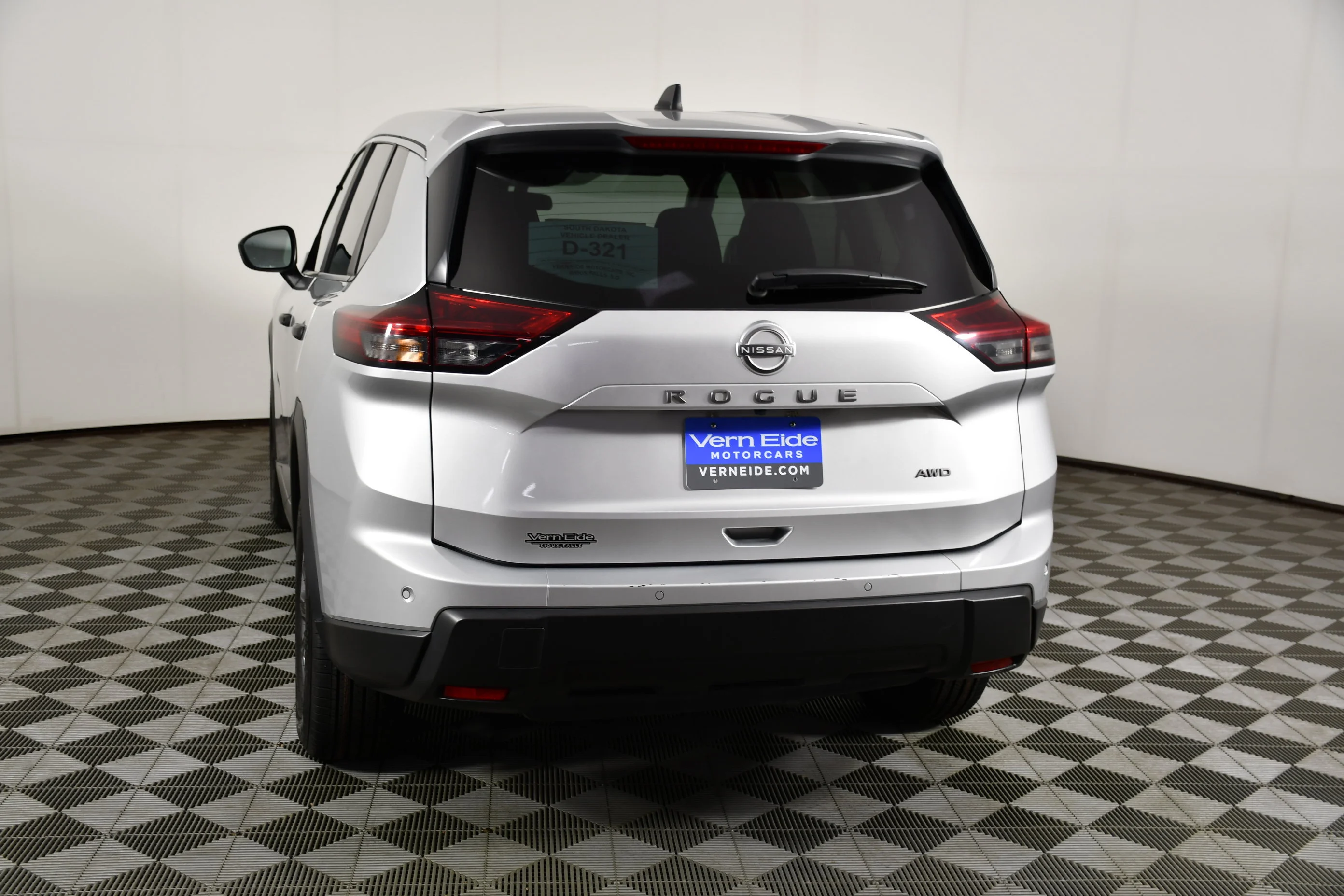 Used 2024 Brilliant Silver Metallic Nissan S image 7