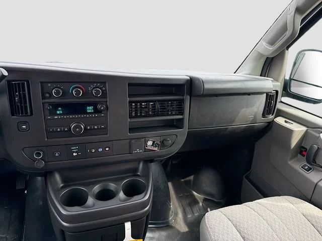 2025 Chevrolet Express Cargo Work Van - Photo 24