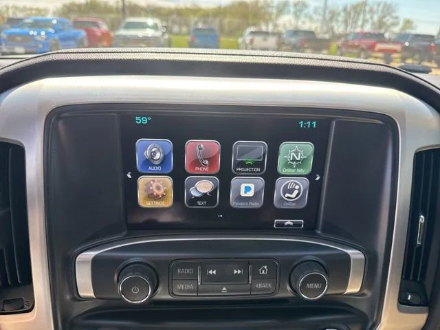 Used 2018 WHITE FROST TRICOAT GMC SLT image 29
