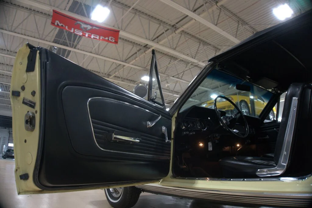Used 1966 Yellow Ford  image 35