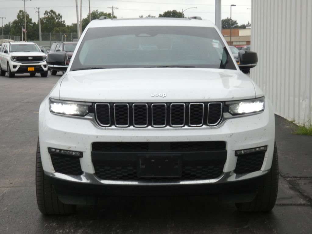 Used 2022 White Jeep Limited image 4