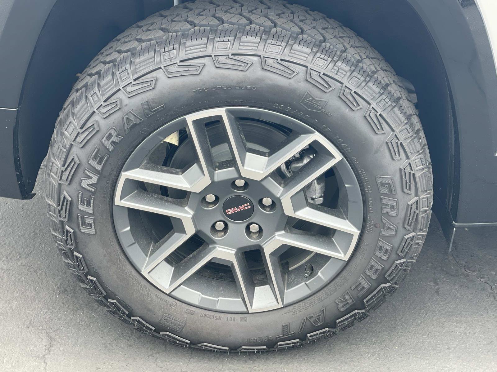New 2026 Summit White GMC AT4 image 30