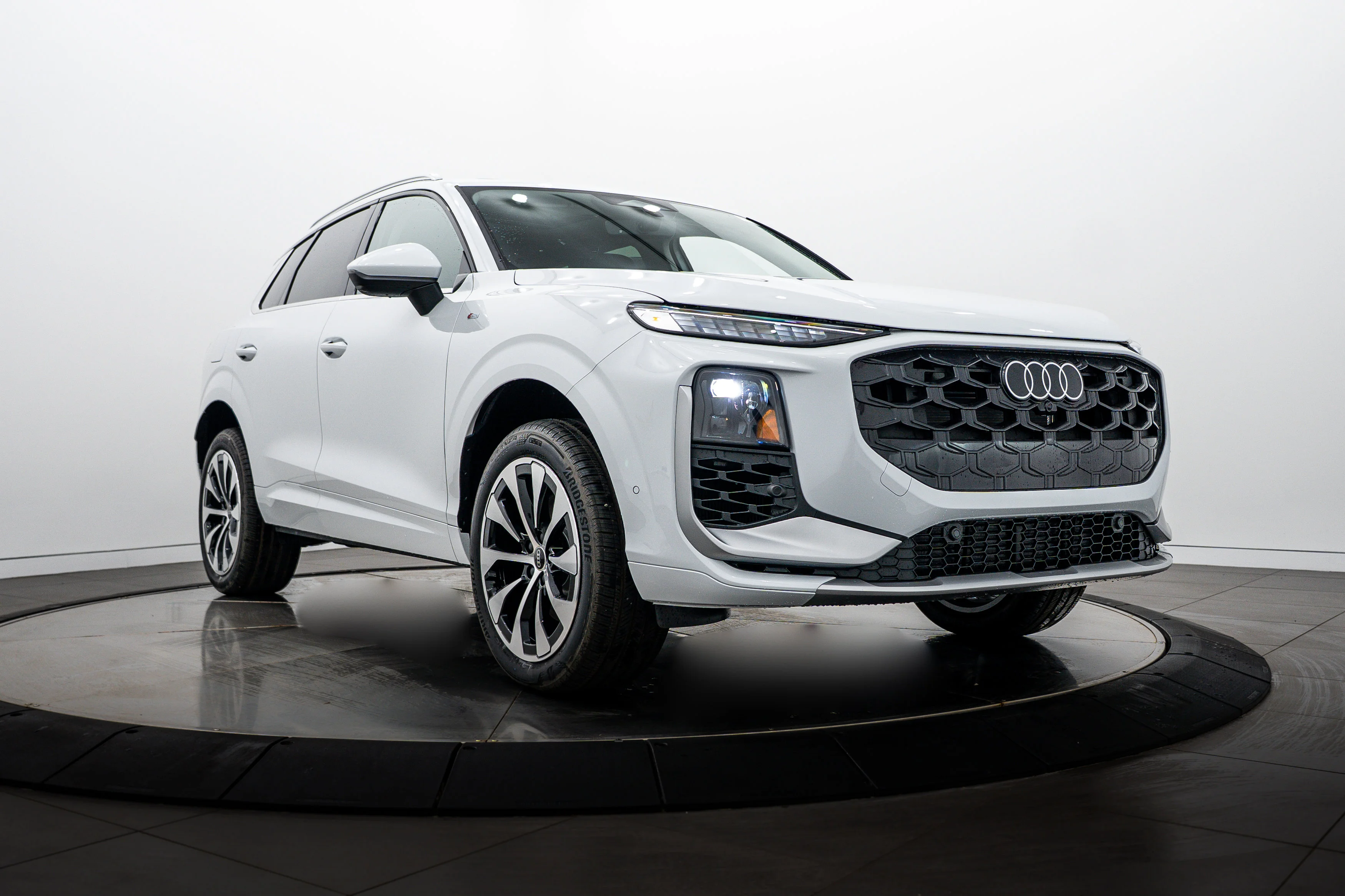 2026 Audi Q3 S line quattro's photo