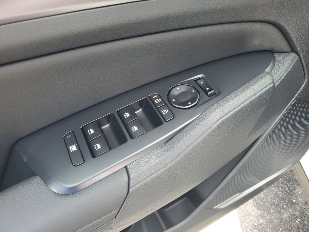 2026 Kia Sportage EX - Photo 32