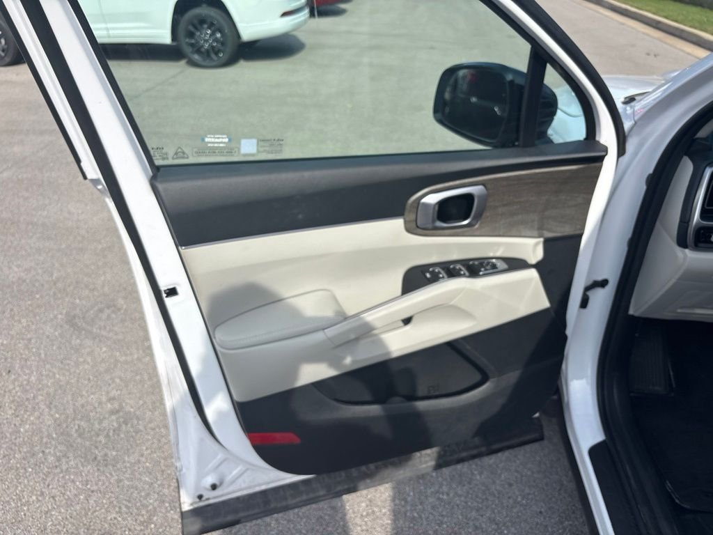 Used 2023 White Kia X-Line EX image 27