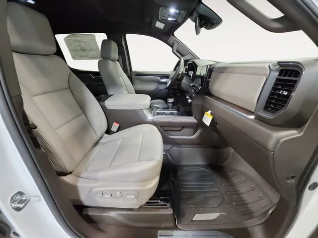 2026 GMC Sierra 1500 SLT - Photo 15