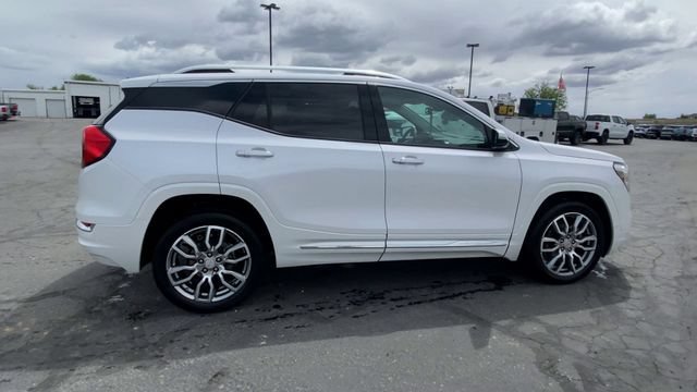 Used 2023 White Frost Tricoat GMC Denali image 9