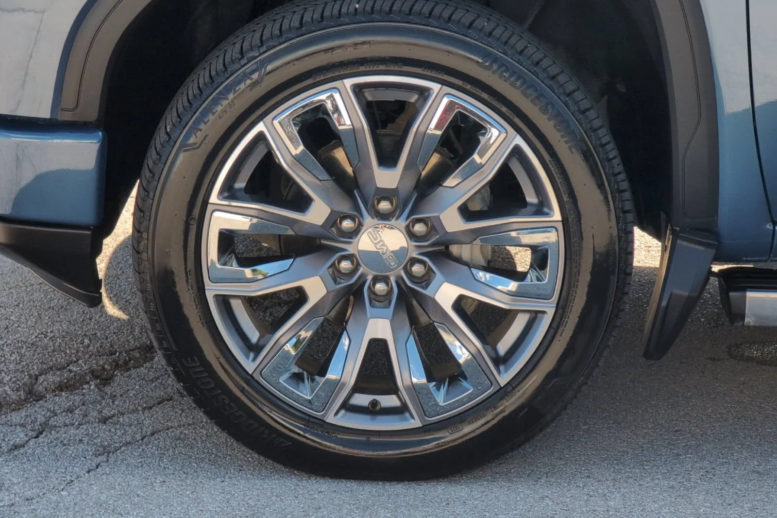 Used 2025 Downpour Metallic GMC Denali image 27