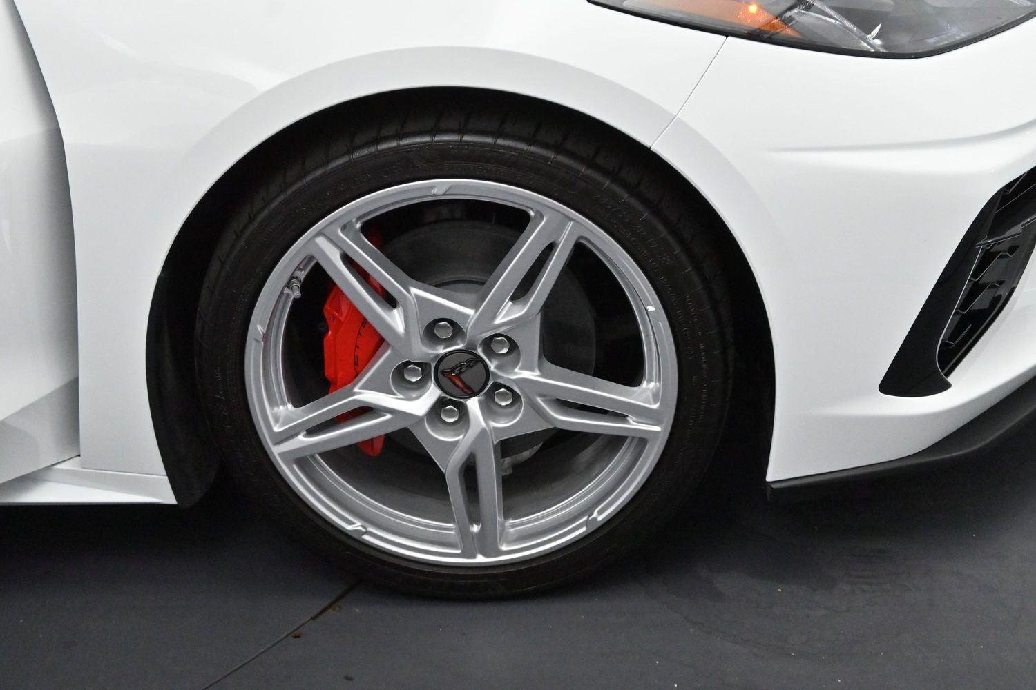 Used 2024 Arctic White Chevrolet 1LT image 29