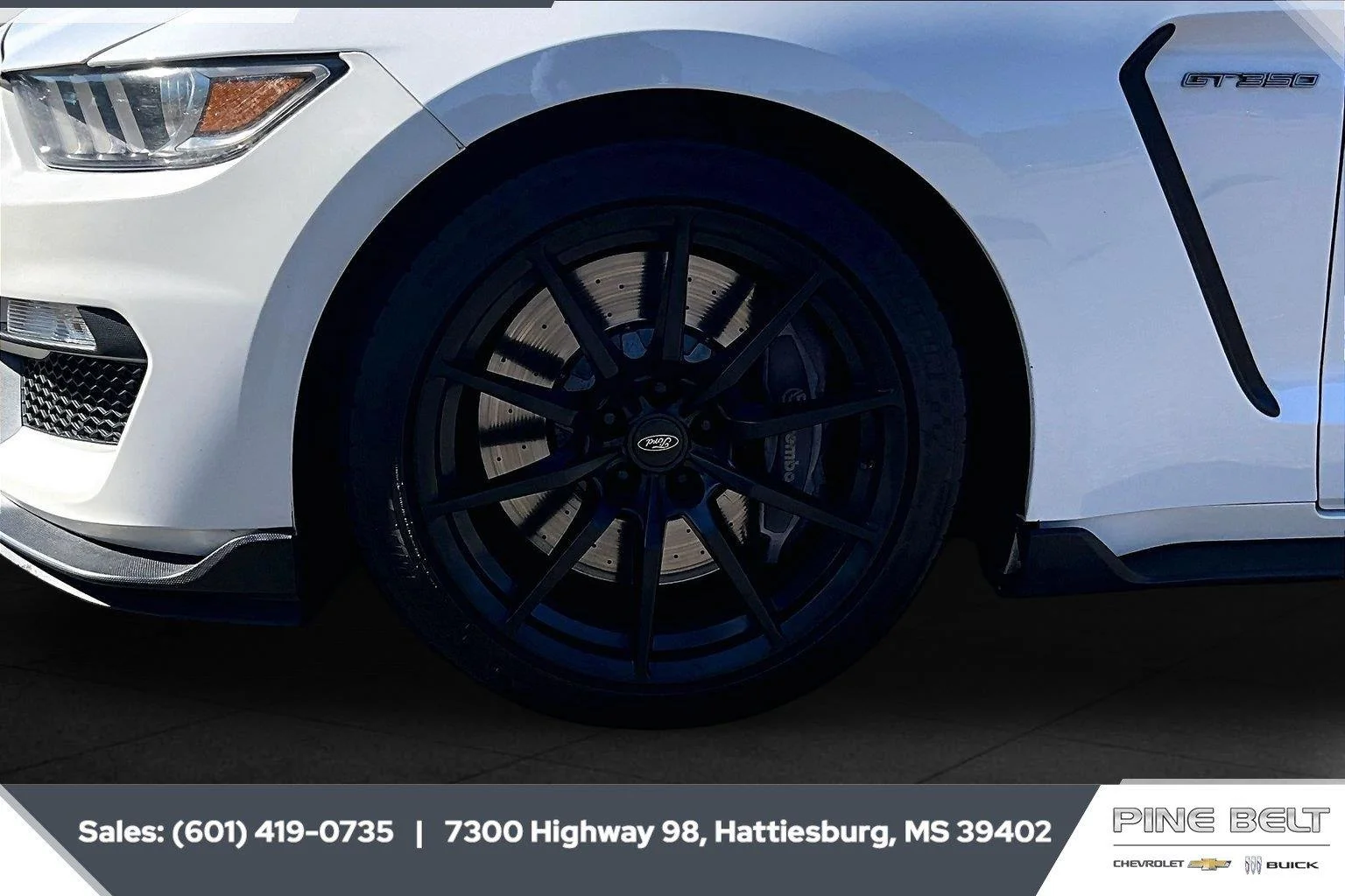 Used 2016 Oxford White Ford Shelby GT350 image 7