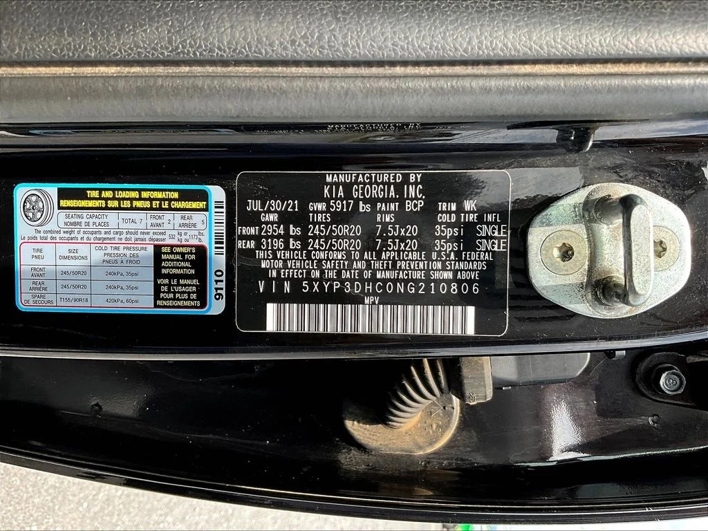 Used 2022 Black Kia EX image 19