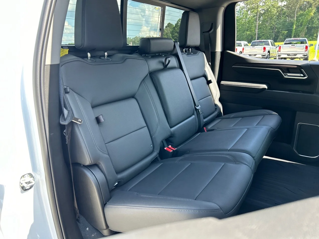 New 2026 Glacier White Tricoat GMC SLT image 19