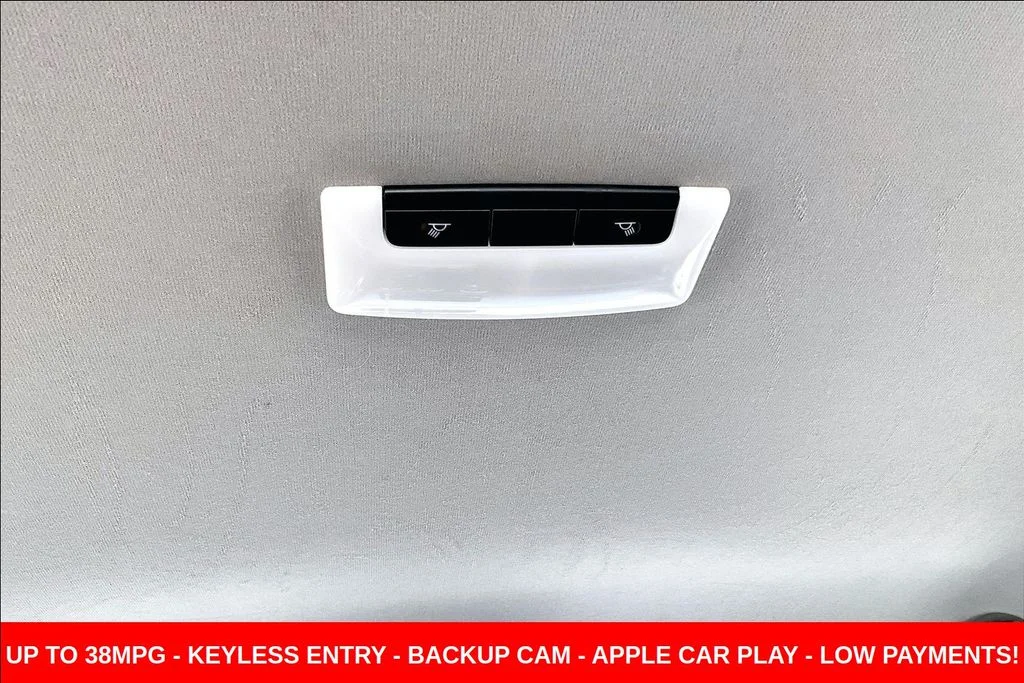 Used 2022 White Nissan S image 11