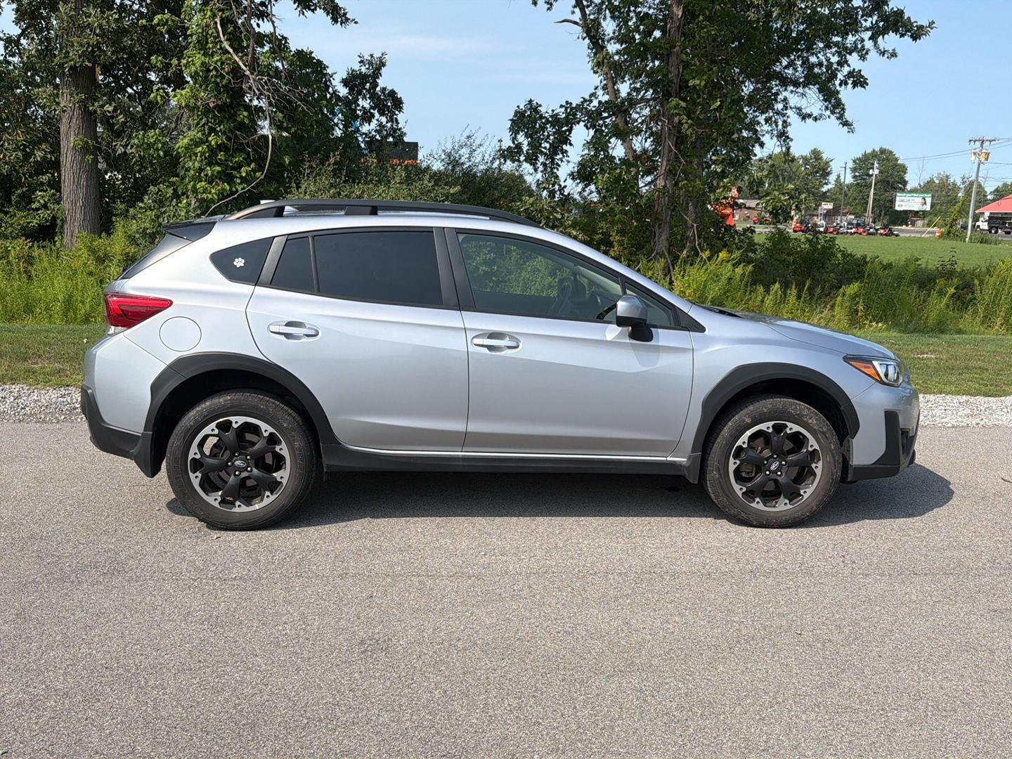 Used 2023 Ice Silver Metallic Subaru Premium image 3