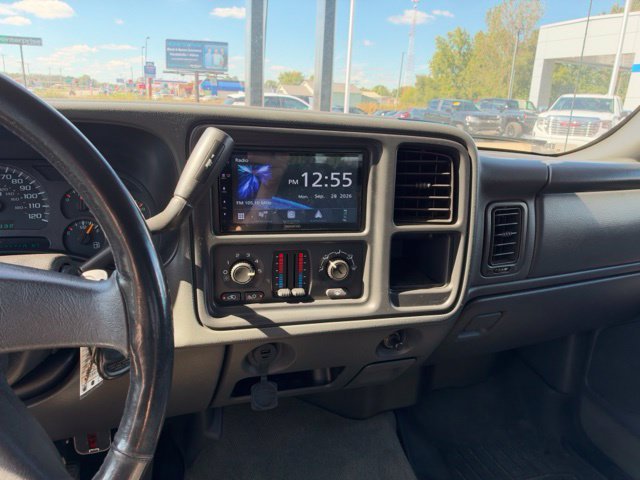 Used 2004 Beige GMC SLE image 19