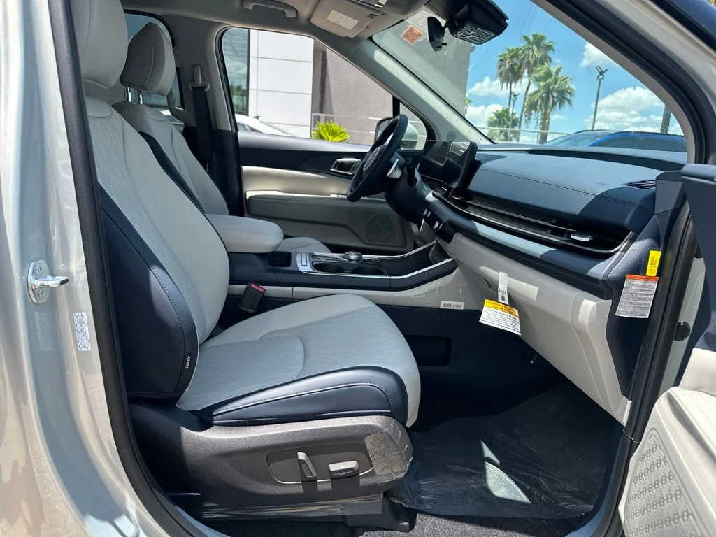 New 2026 White Kia EX image 20