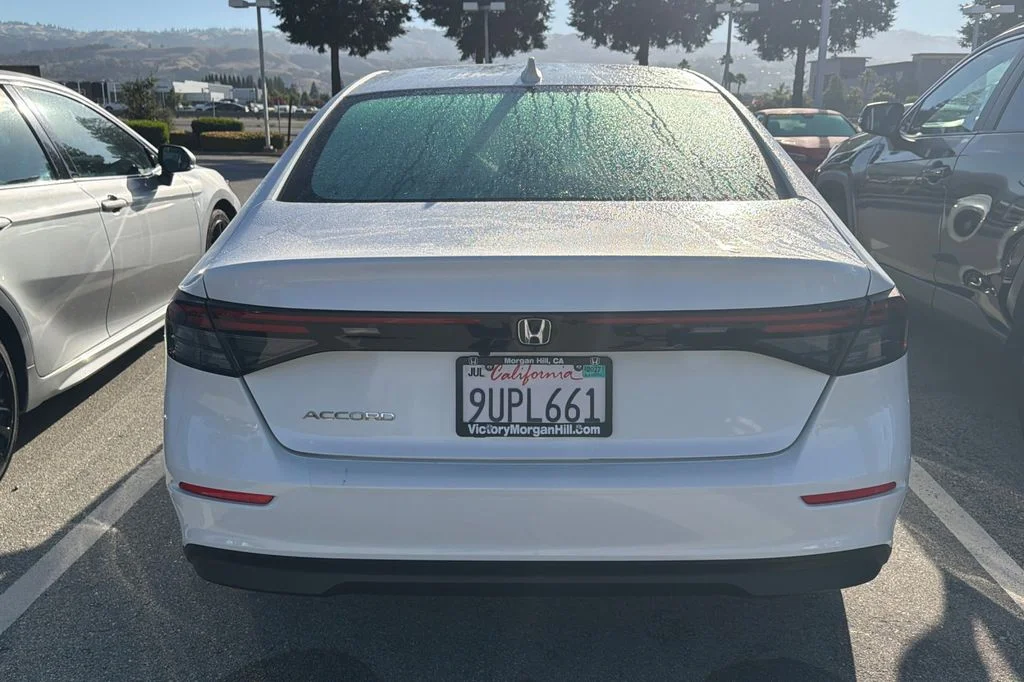 Used 2025 Platinum White Pearl Honda LX image 6