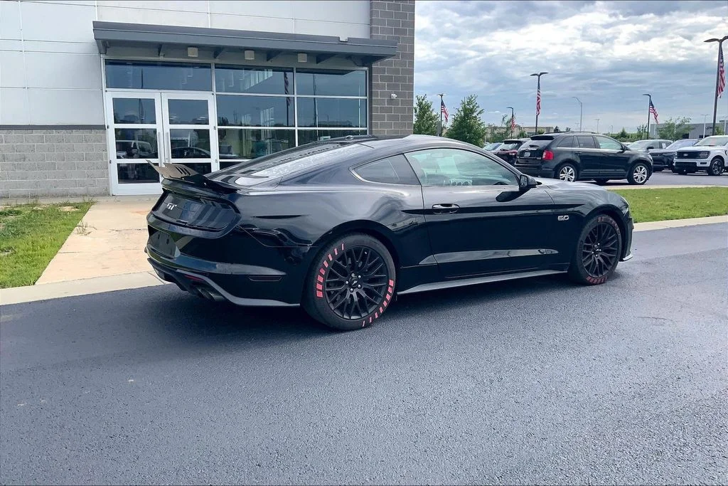Used 2019 Black Ford GT image 6