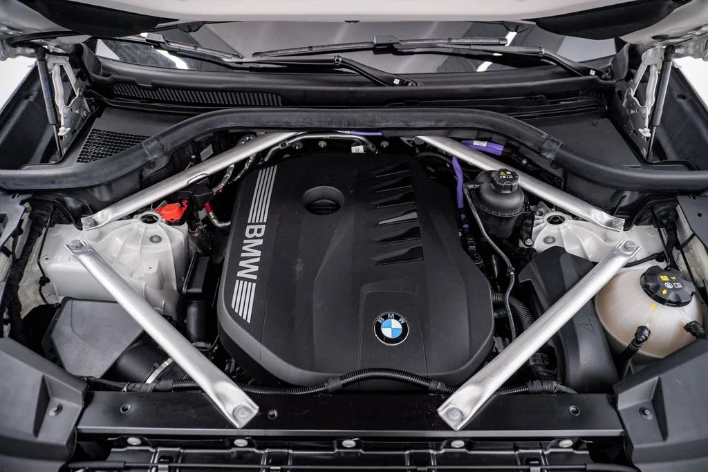 Used 2024 Alpine White BMW xDrive40i image 28