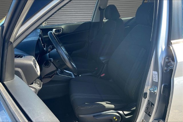 2025 Hyundai Venue SEL - Photo 23