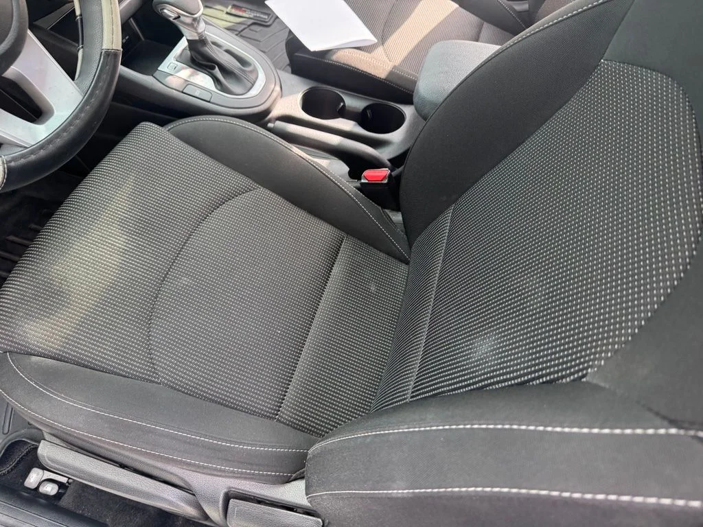 Used 2019 White Kia LXS image 12