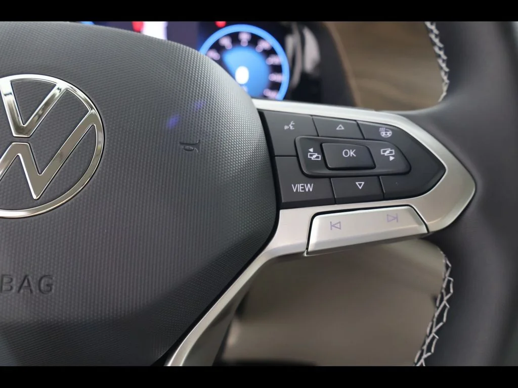 New 2026 Black Volkswagen 2.0T SE image 22