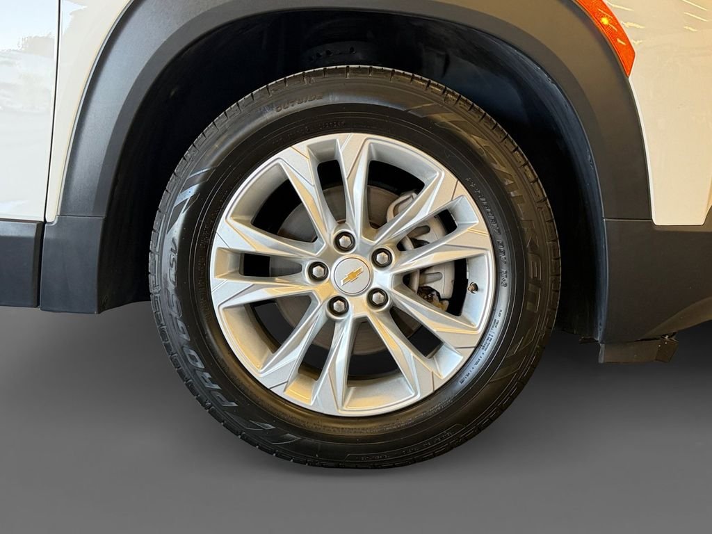 Used 2023 White Chevrolet LS image 8