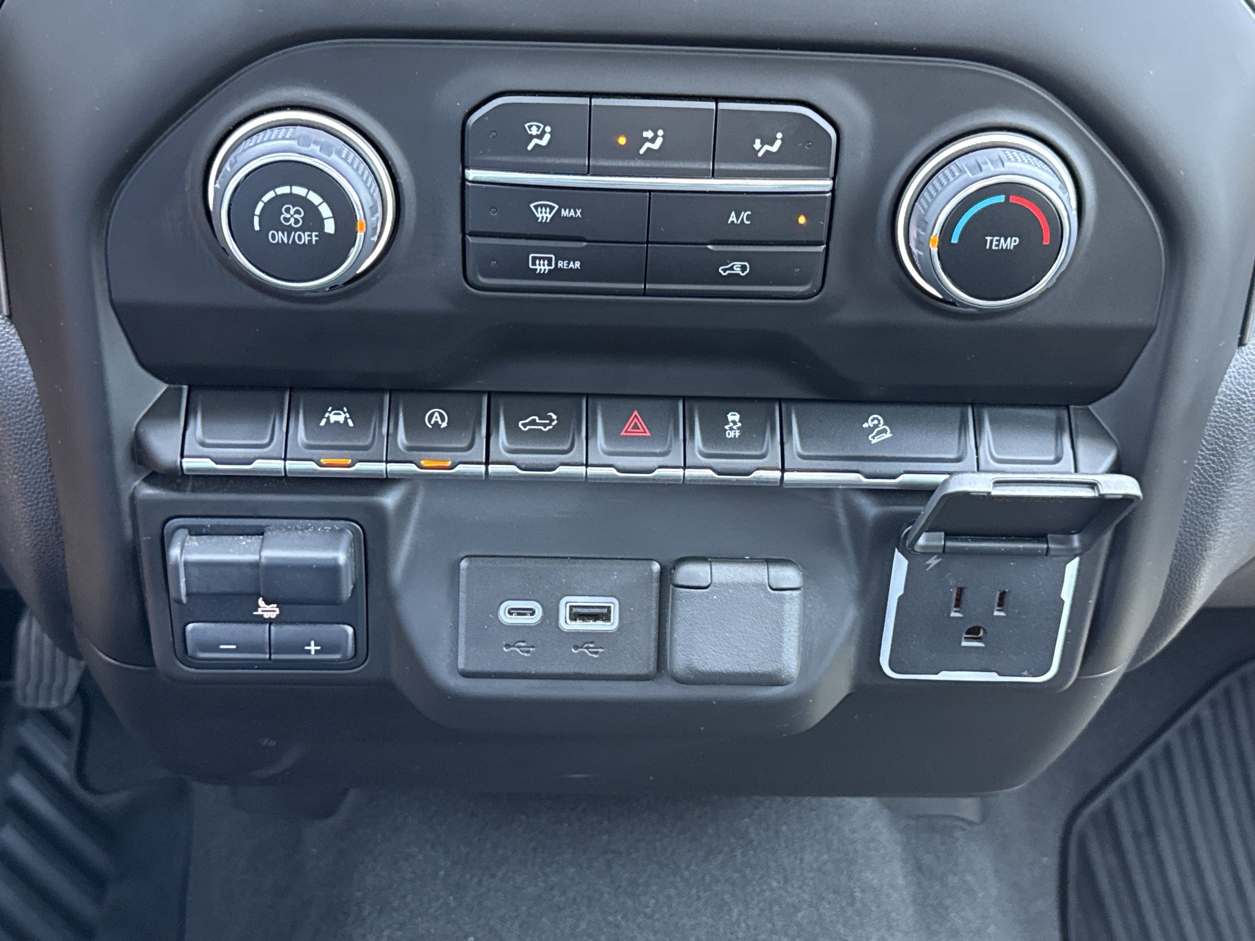 2024 Chevrolet Silverado 1500 Custom - Photo 22