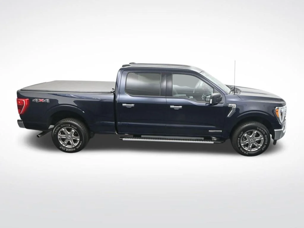 Certified Used 2022 Blue Metallic Ford XLT image 25