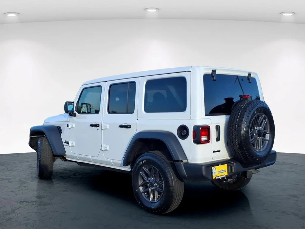 Used 2025 White Jeep Sport S image 13