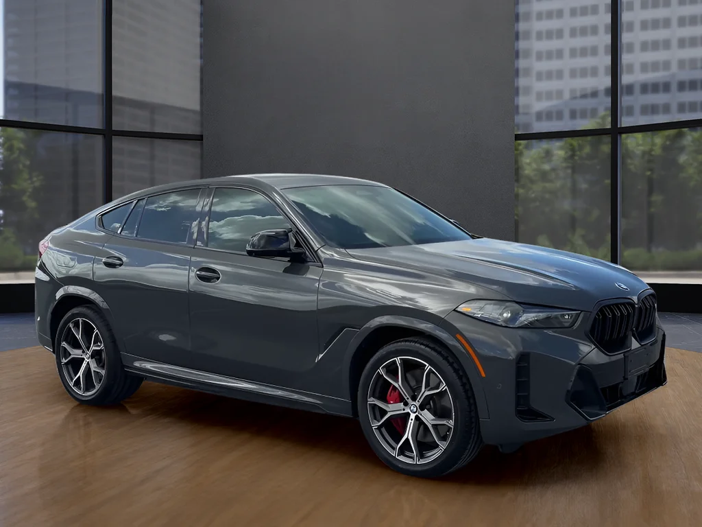 Used 2025 Gray BMW M60i image 3