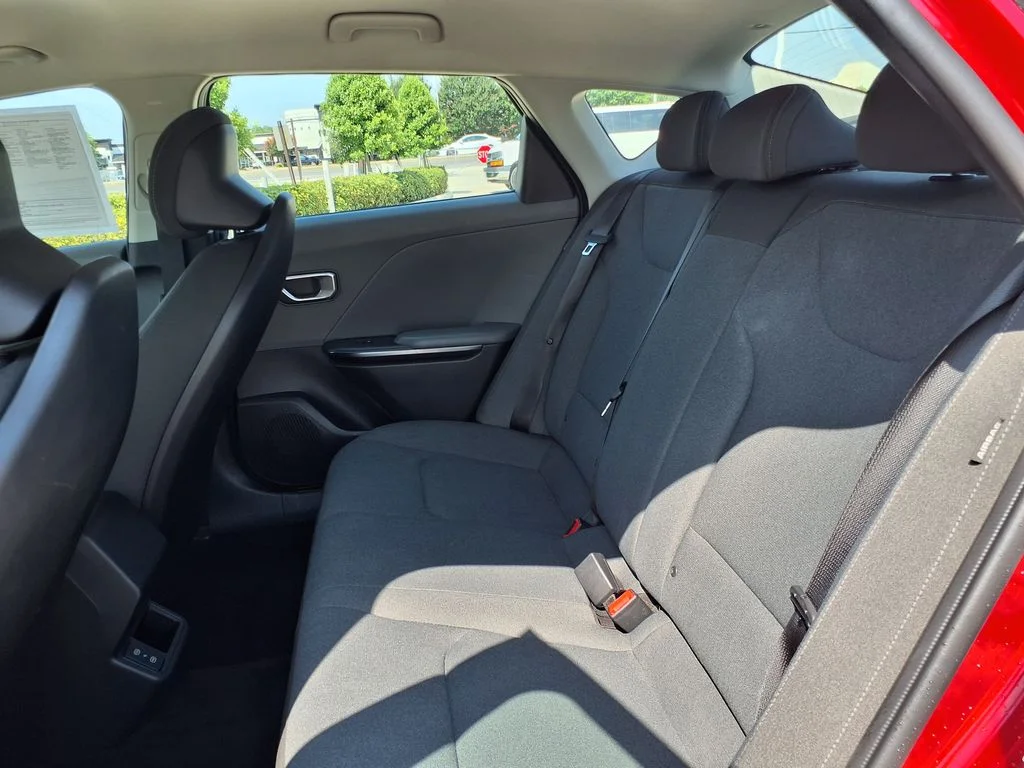 Used 2025 Red Kia LXS image 17