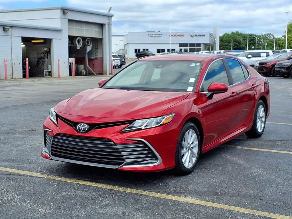 Used 2024 Toyota Camry LE with VIN 4T1C11AK9RU212672 for sale in Kansas City