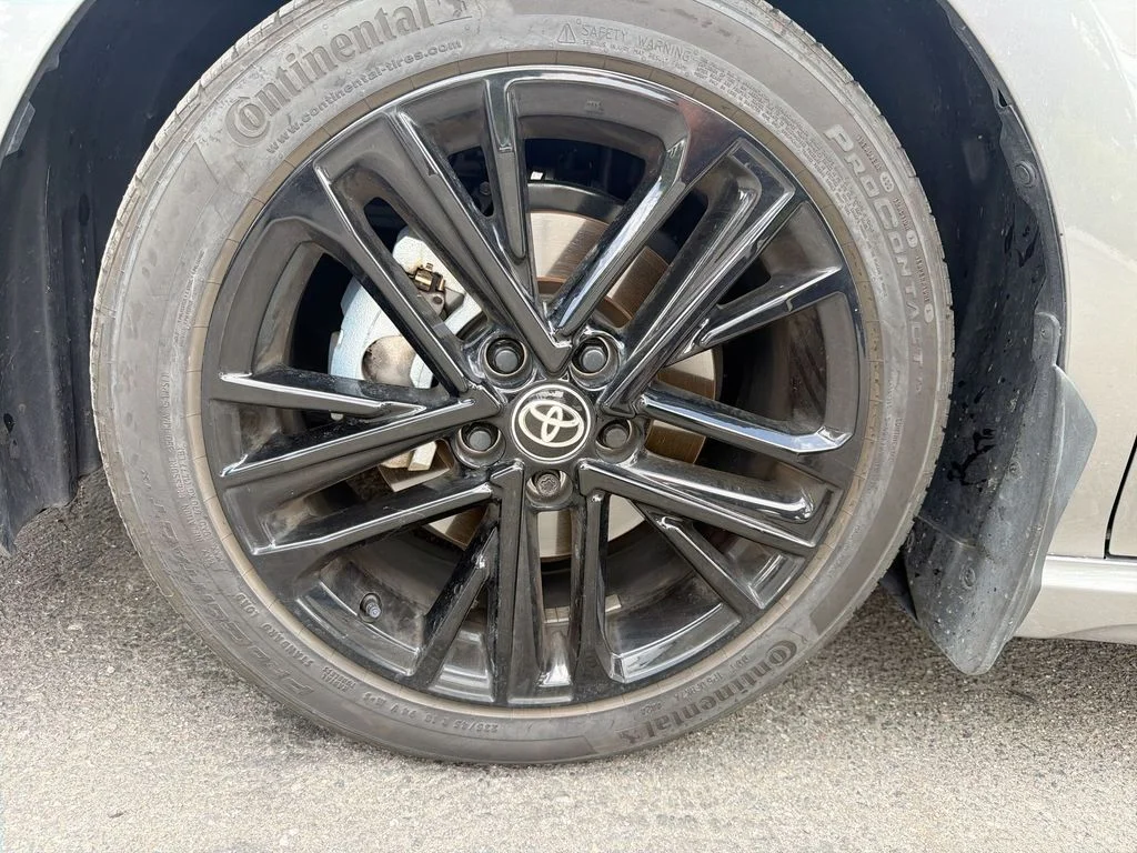 Used 2025  Toyota SE image 18